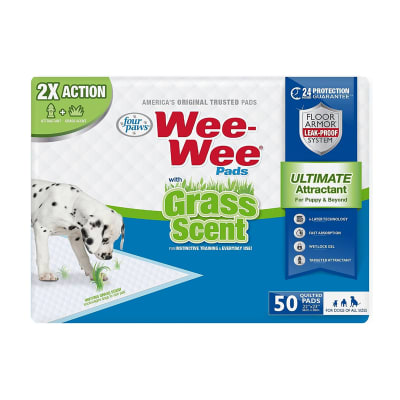 FOUR PAWS WEE-WEE PADS WITH GRASS SCENT (56 x 58 cm.) 50 UN1
