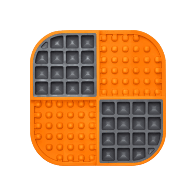 LICKIMAT SLOMO ORANGE FOR DOG1