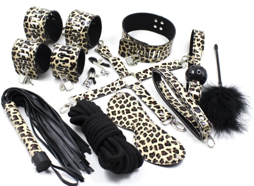 Kit Sumisión Animal Print 11 piezas1