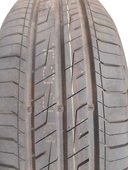 Neumático Tracmax 185/60R15 84H1