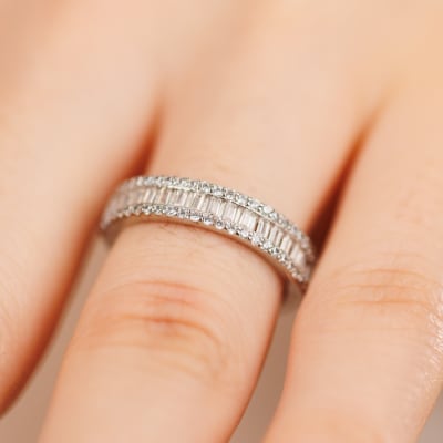 ANILLO MEDIO CINTILLO  BAGUETTE1