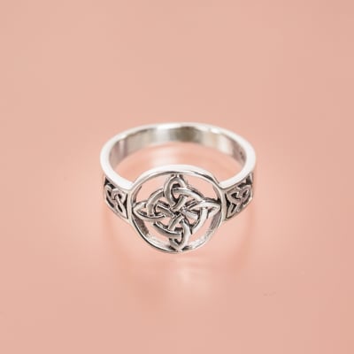 ANILLO NUDO DE BRUJA CENTRO CIRCULO1