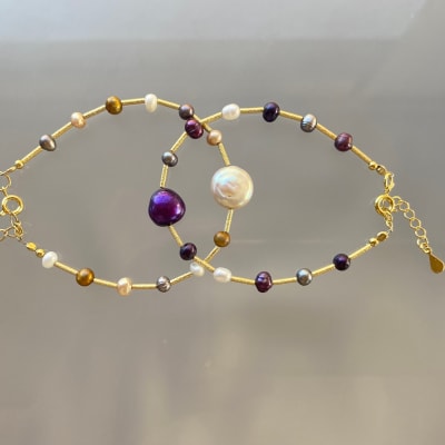 PULSERA DE MOSTACILLAS Y PERLAS1