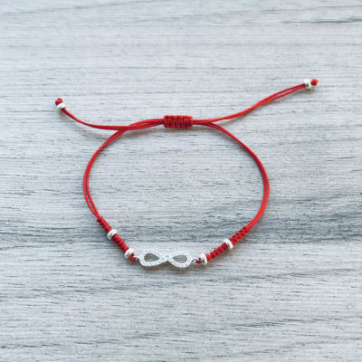 PULSERA HILO ROJO NUDOS CENTRO INFINITO CON CIRCONES1
