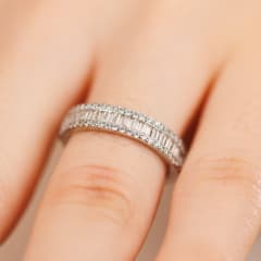 ANILLO MEDIO CINTILLO  BAGUETTE