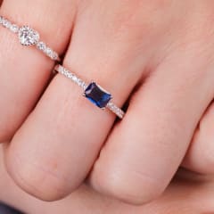 ANILLO MEDIO CINTILLO CZ AZUL