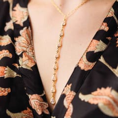 COLLAR CORBATERO CON 8 CIRCONES