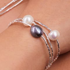 PULSERTA TRIPLE MOSTACILLAS Y PERLAS