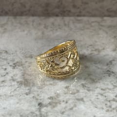ANILLO CALADO CON FLORES Y HOJAS