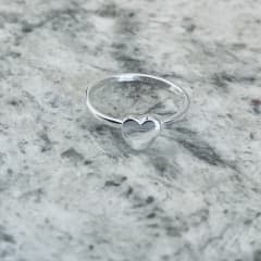 ANILLO CORAZÓN PLANO