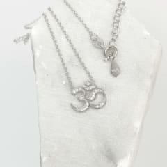 COLLAR OM CIRCÓN