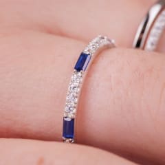 ANILLO MEDIO CINTILLO 3 CZ AZUL