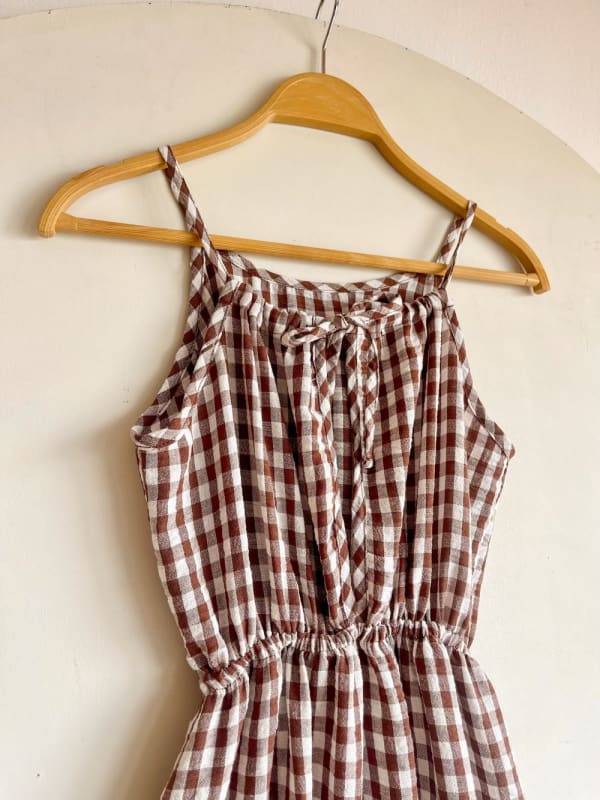 Vestido vichy marrón