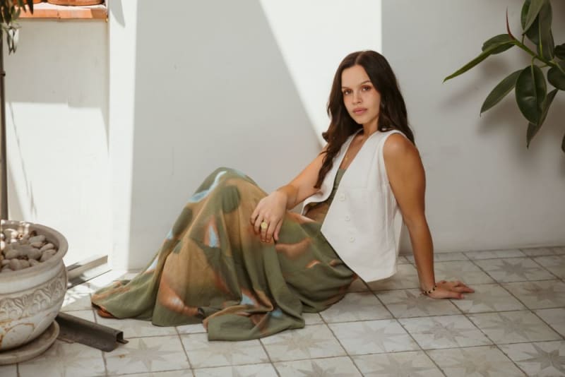 Chaleco sastre cruzado crema