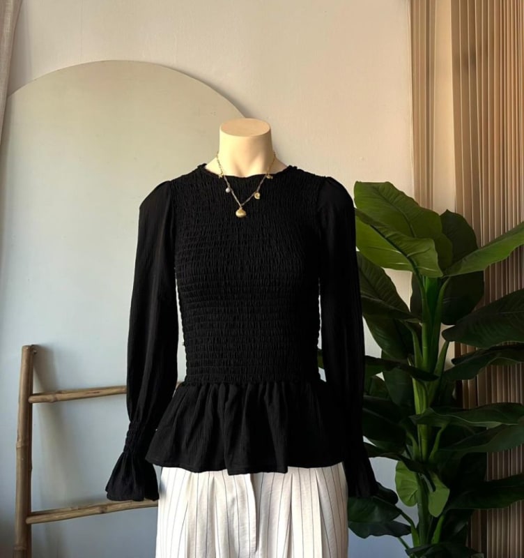 Blusa elasticada negro