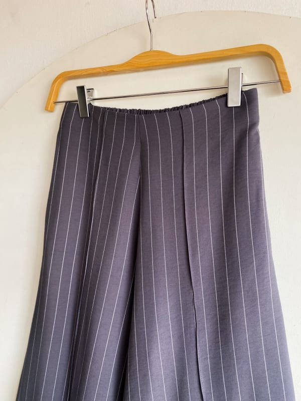 Pantalon Caeli rayas gris