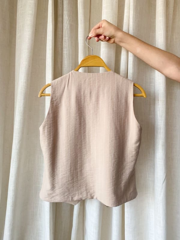 Chaleco sastre cruzado rayas arena Chaleco sastre cruzado rayas arena