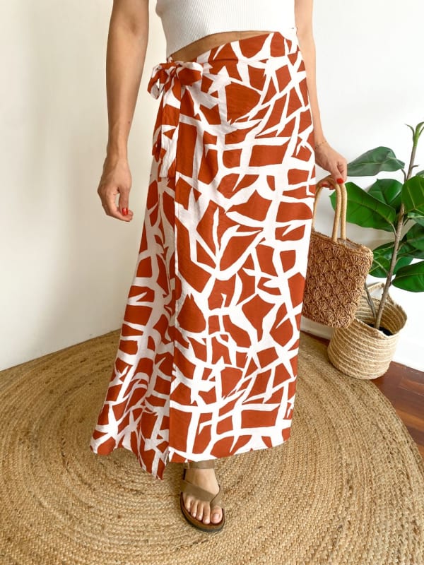 Falda envolvente print ocre