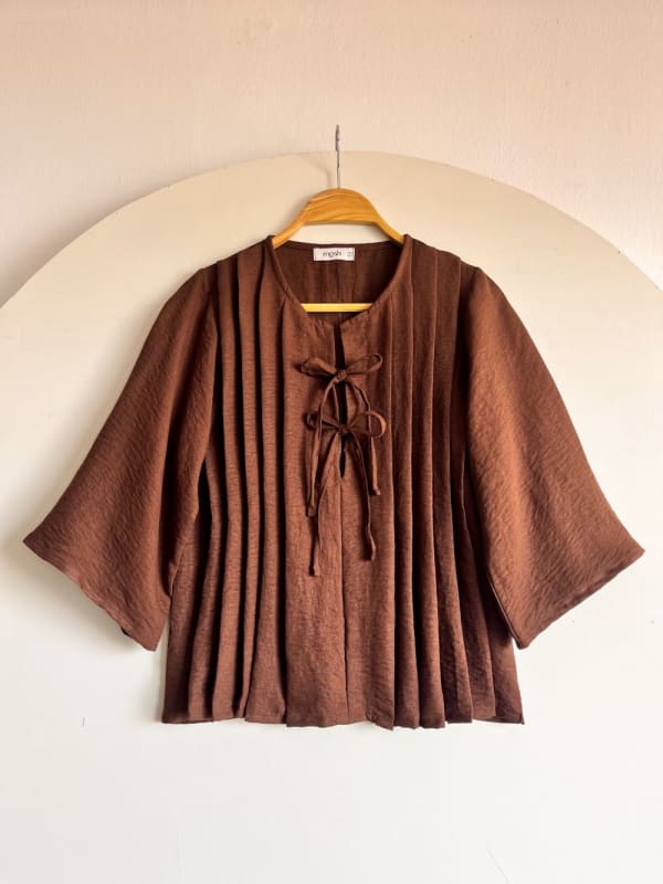 Blusa de lino plisada marròn Blusa de lino plisada marròn