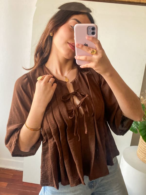 Blusa de lino plisada marròn Blusa de lino plisada marròn