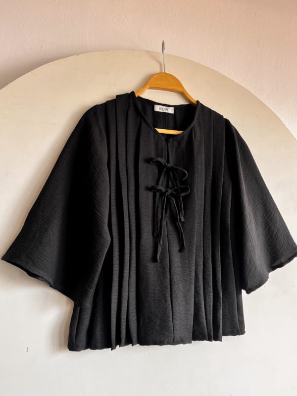 Blusa de lino plisada negro