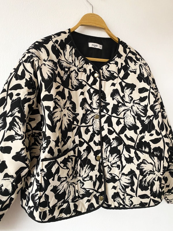 Chaqueta Acolchada Floral negro Chaqueta Acolchada Floral negro
