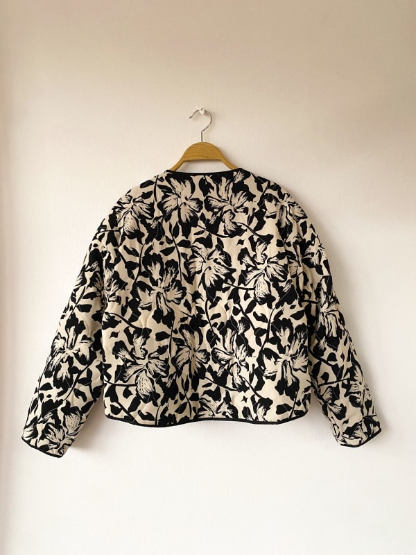 Chaqueta Acolchada Floral negro Chaqueta Acolchada Floral negro