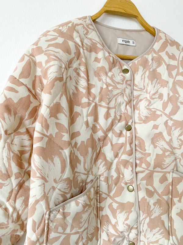 Chaqueta Acolchada Floral beige Chaqueta Acolchada Floral beige