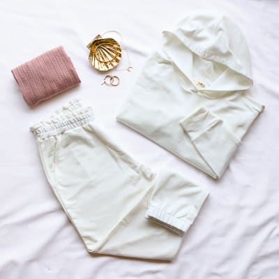 Polera Capucha perla Polera Capucha perla