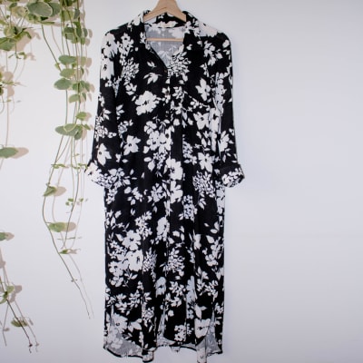 Vestido Paula flores negro Vestido Paula flores negro