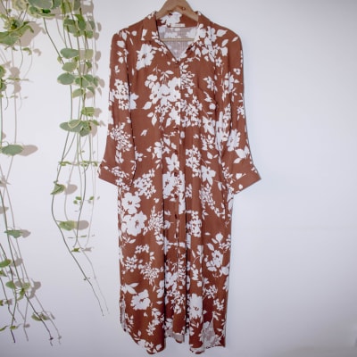 Vestido Paula flores marron Vestido Paula flores marron