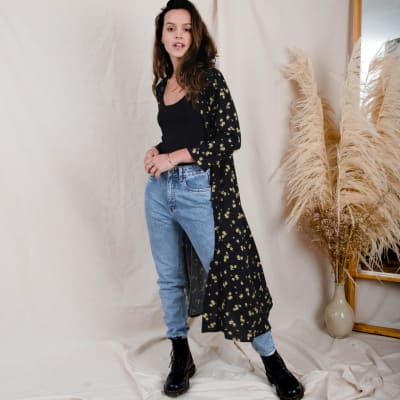 Maxikimono Sofia negro flores amarillo Maxikimono Sofia negro flores amarillo