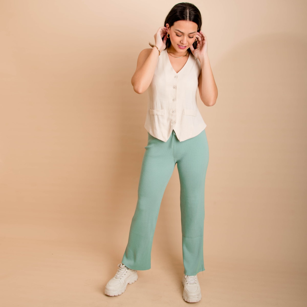 Verde Olivo Outfit Con Pantalon Verde Agua Combinaciones Pantalon