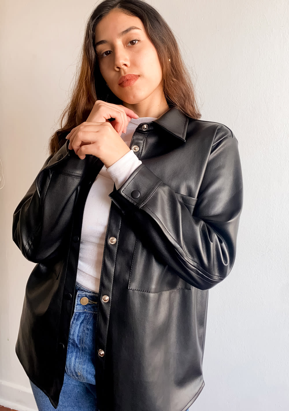 Chaqueta cuerina negro