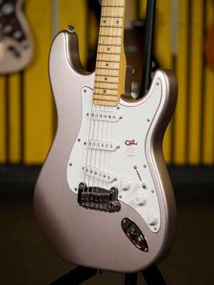 G&L TRIBUTE LEGACY SHORELINE GOLD