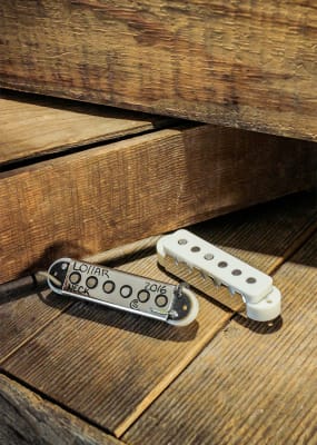 LOLLAR CÁPSULA JAGUAR