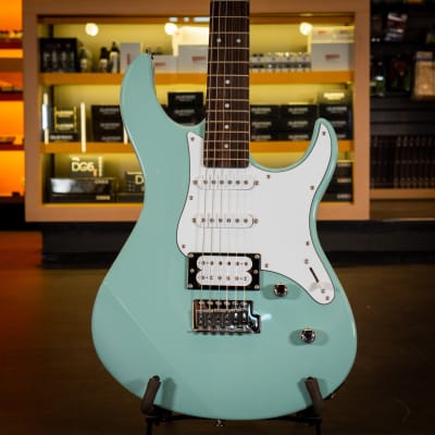 YAMAHA PACIFICA PAC112V YAMAHA PACIFICA PAC112V