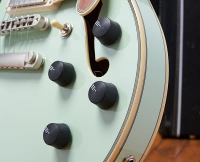 D'ANGELICO DELUXE MINI DC LIMITED EDITION D'ANGELICO DELUXE MINI DC LIMITED EDITION