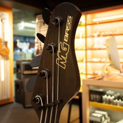 MG BASS JB1 RUSTIC SPALTED