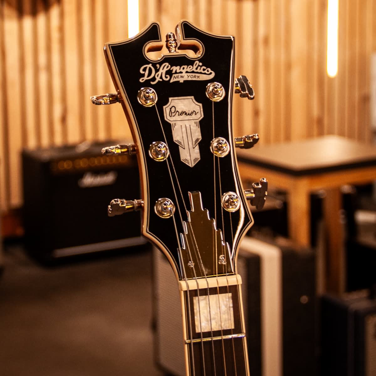 D'ANGELICO PREMIER DC BROWN BURST | TARARÁ INSTRUMENTOS MUSICALES