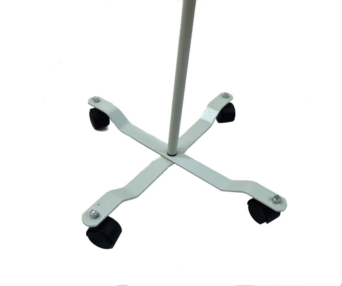 PORTA SUERO 3 GANCHOS ESMALTADO RODABLE2