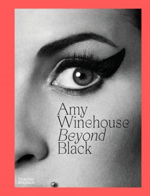 LIBRO AMY WINEHOUSE - BEYOND BLACK