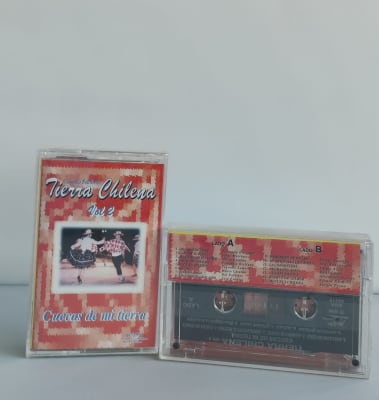 CASSETTE CONJUNTO FOLCLÓRICO TIERRA CHILENA/ TONADAS DE MI TIERRA VOL2 1MC
