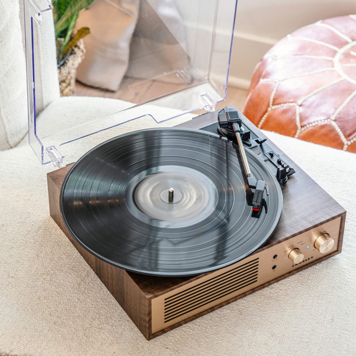 TORNAMESA CROSLEY/ RECORD PLAYER BT MILES NUT3