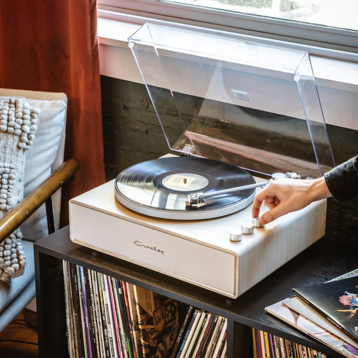 TORNAMESA CROSLEY/ RECORD PLAYER BT STAVE NATURAL2