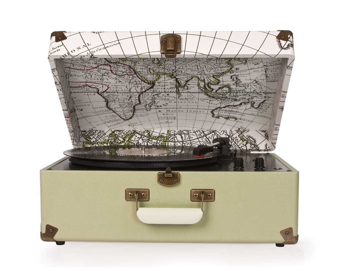 TORNAMESA CROSLEY/ KEEPSAKE ATLAS1
