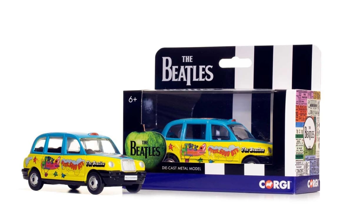 AUTO COLECCIONABLE - THE BEATLES - LONDON TAXI - 'HELLO. GOODBYE' DIE CAST 1:36 SCALE1