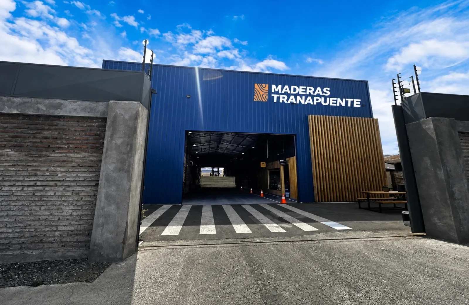 Fachada de Maderas Tranapuente