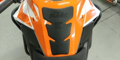 Cubre Estanque Superior Cuadrado KTM (1050/1090/1190/1290)