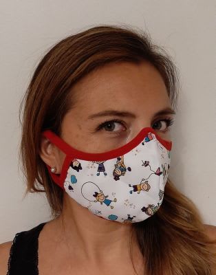 2 Mascarillas Mujer Antifluidos Niñas Jugando1